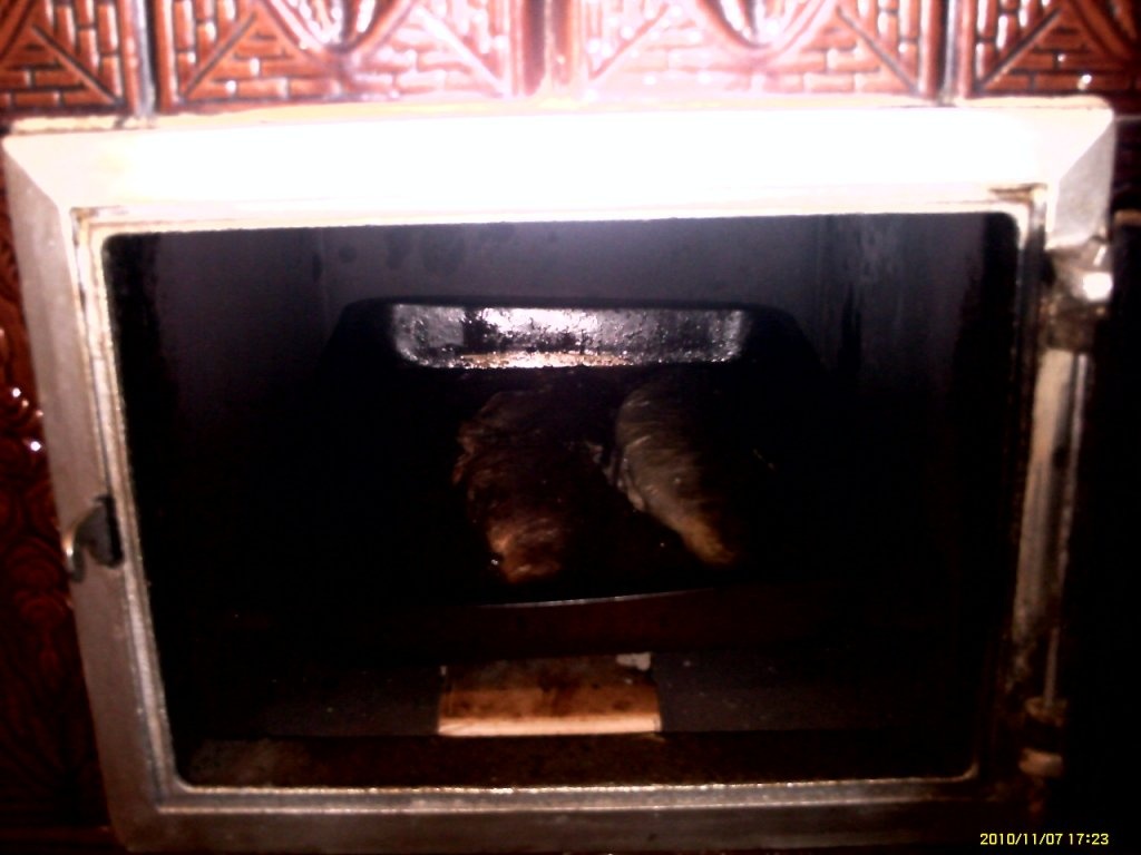 Pastrav cu cartofi la cuptor