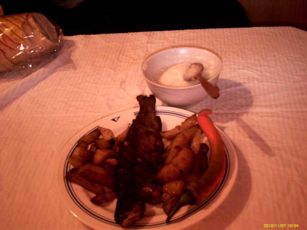 Pastrav cu cartofi la cuptor