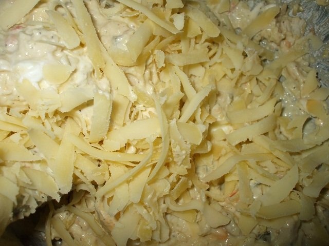 Oua umplute cu piept de pui si cascaval