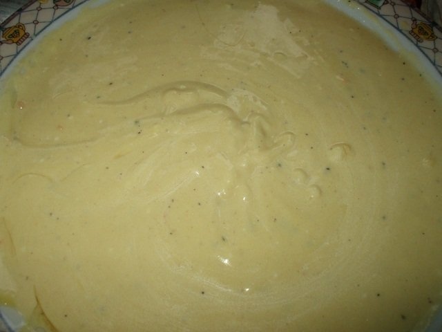 Oua umplute cu piept de pui si cascaval