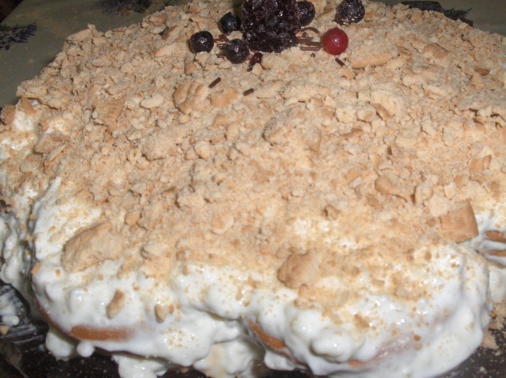 Tort de biscuiti  (Bolo de bolacha)
