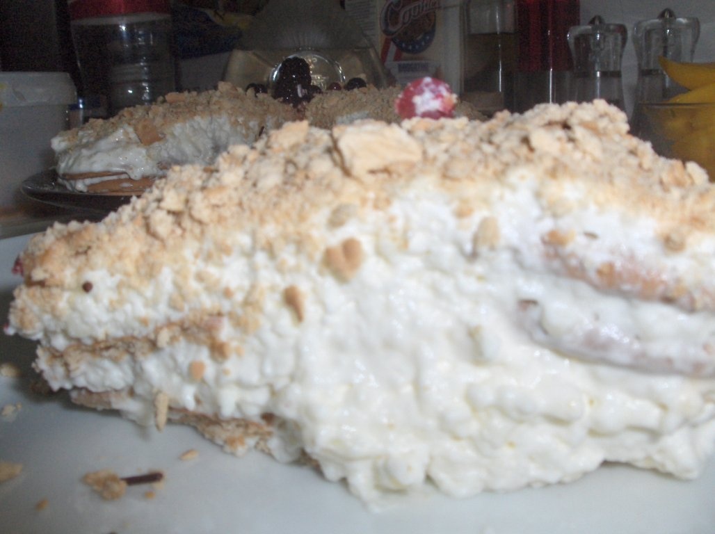 Tort de biscuiti  (Bolo de bolacha)