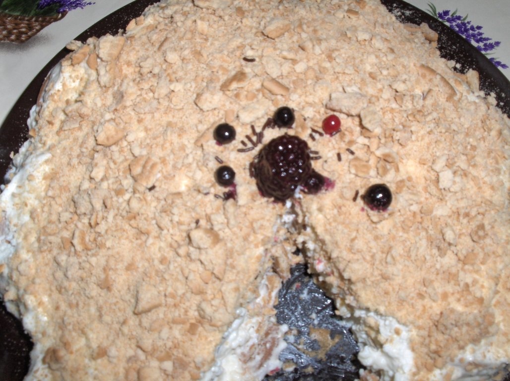 Tort de biscuiti  (Bolo de bolacha)