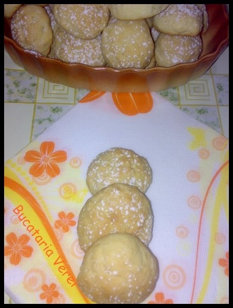 Biscuiti pufosi cu iaurt