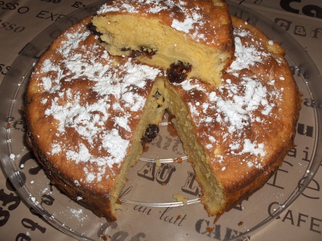 Chec de mere cu stafide si migdale