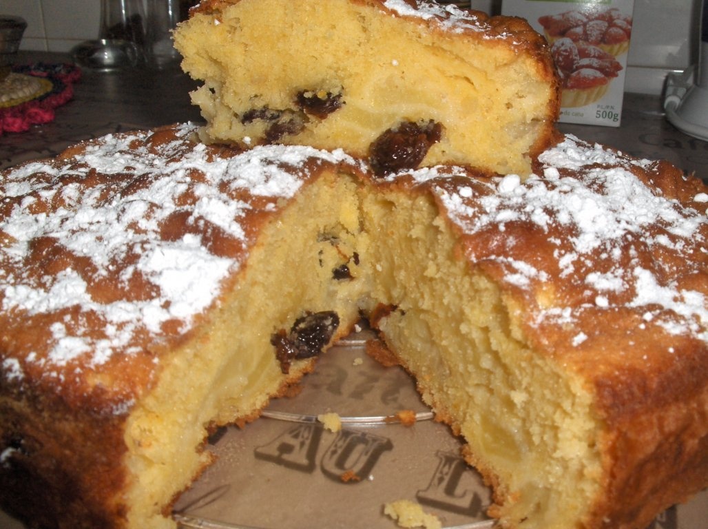 Chec de mere cu stafide si migdale