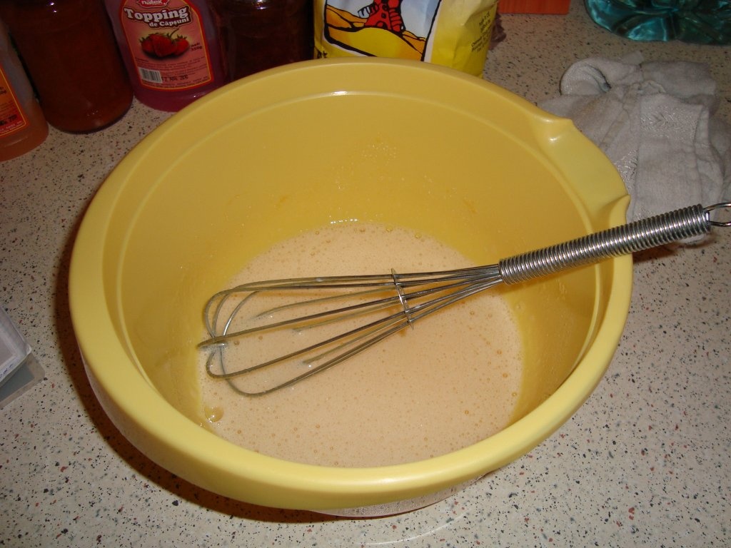 Clatite cu gem si topping