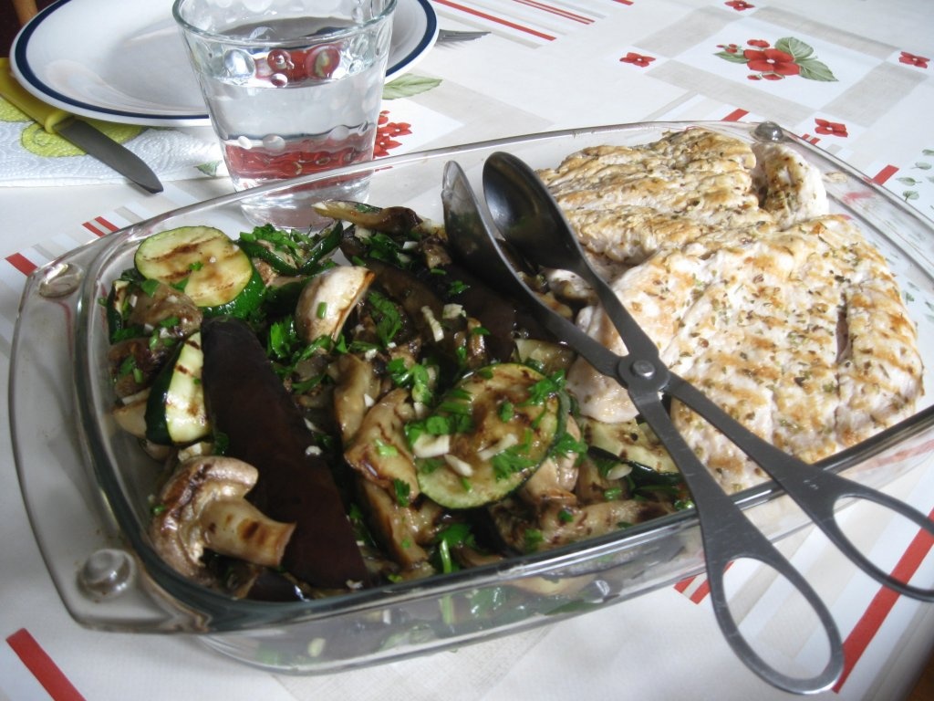 Legume la grill cu piept de pui