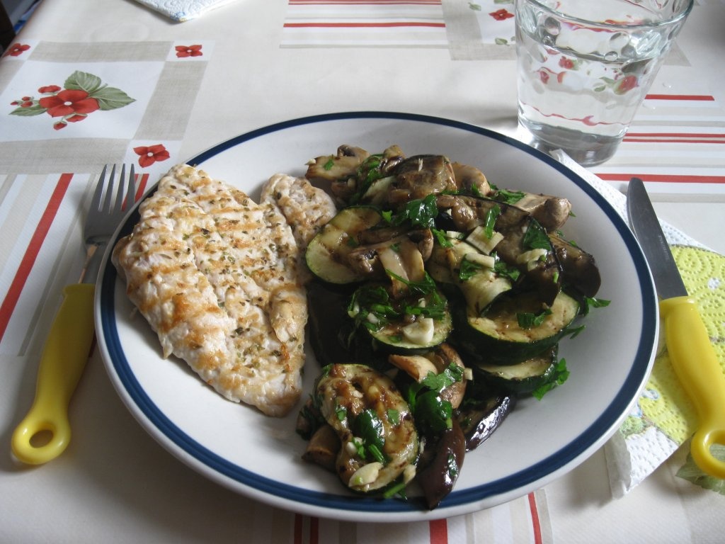 Legume la grill cu piept de pui