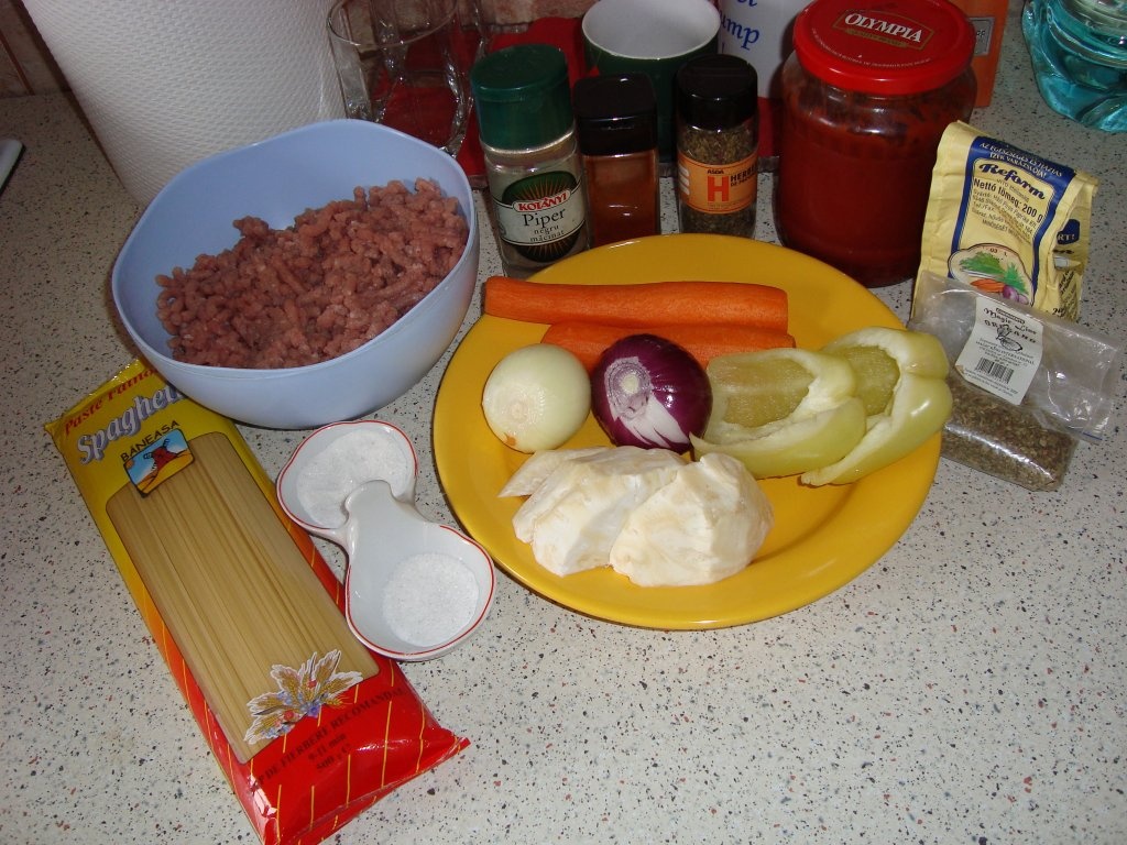 Spaghete cu sos de carne de vita