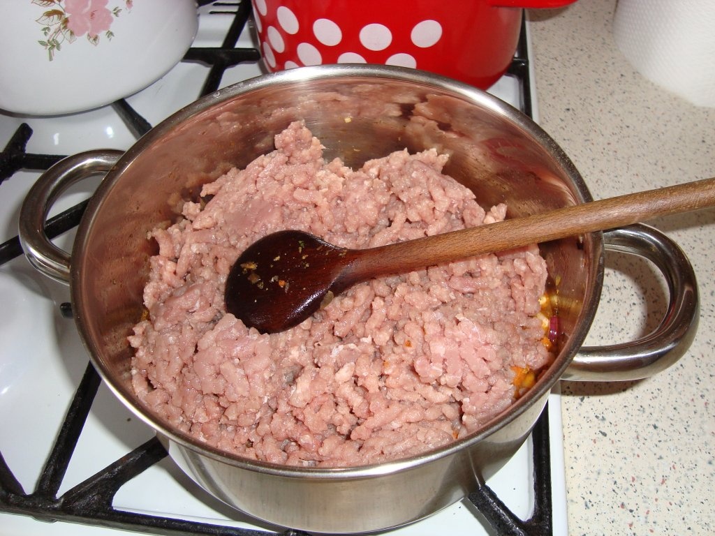 Spaghete cu sos de carne de vita