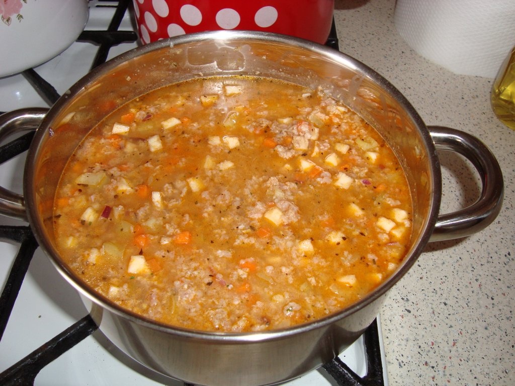 Spaghete cu sos de carne de vita