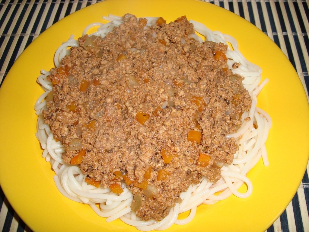 Spaghete cu sos de carne de vita
