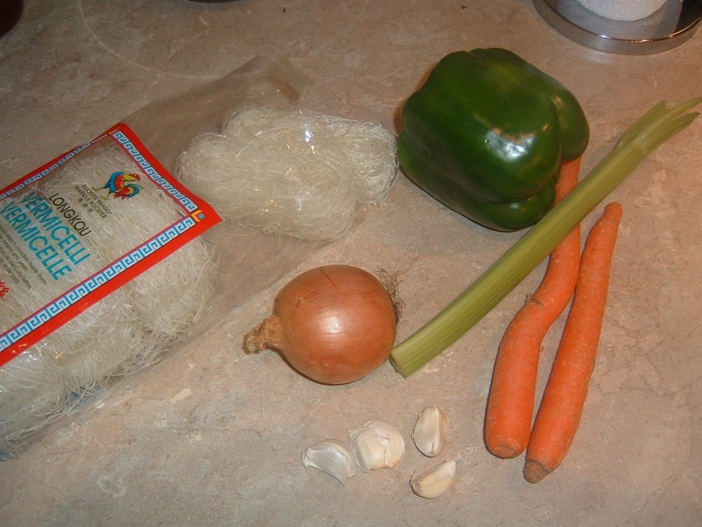 Taietei de orez cu piept de pui si legume(reteta filipineza)