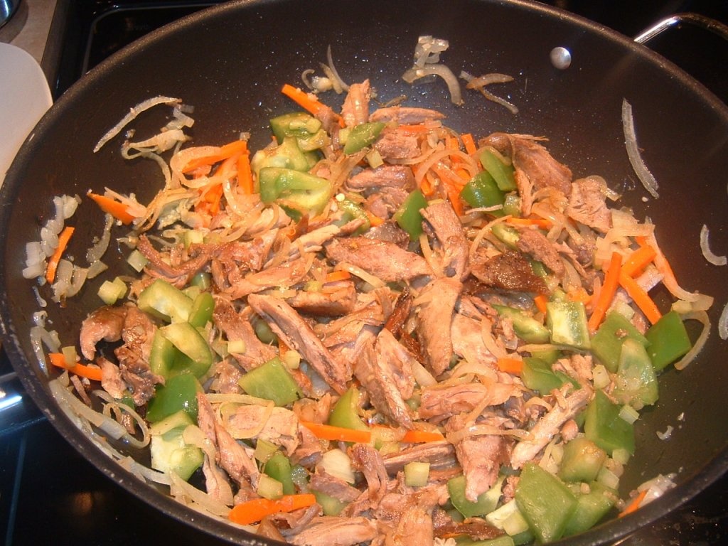 Taietei de orez cu piept de pui si legume(reteta filipineza)