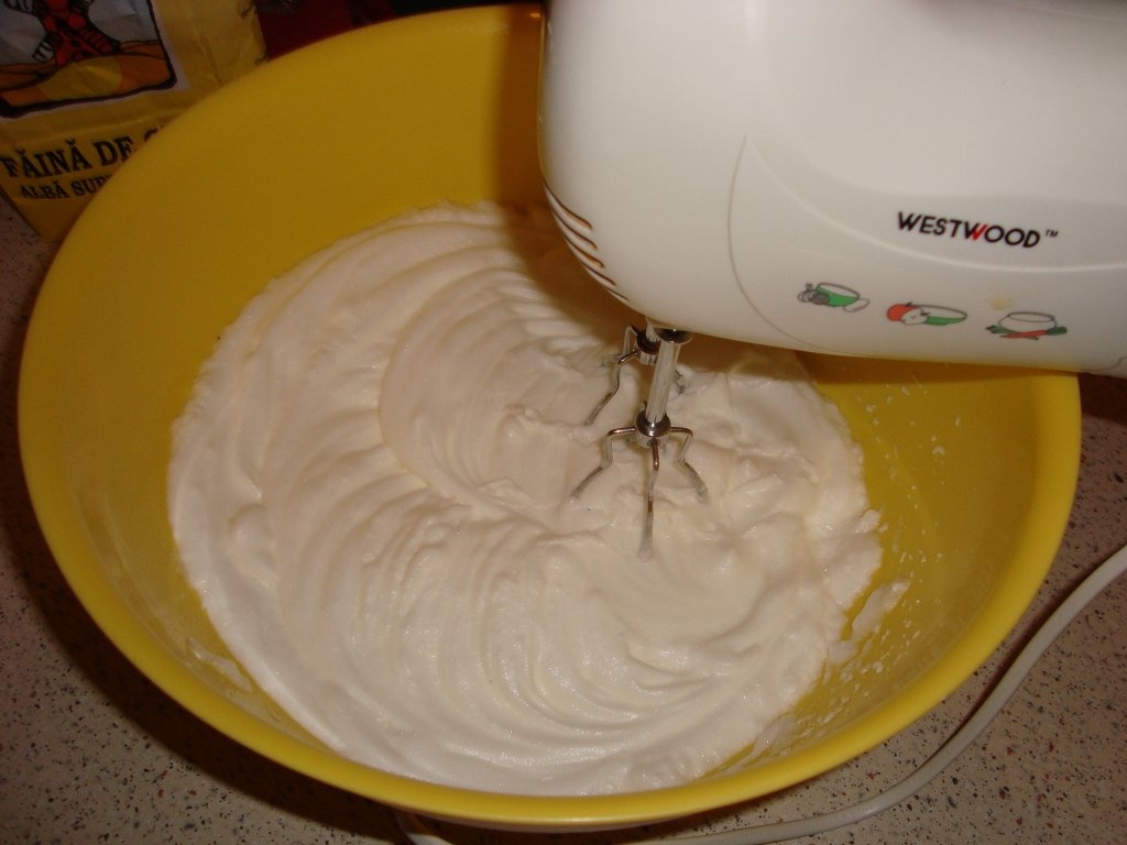 Prajitura cu crema caramel