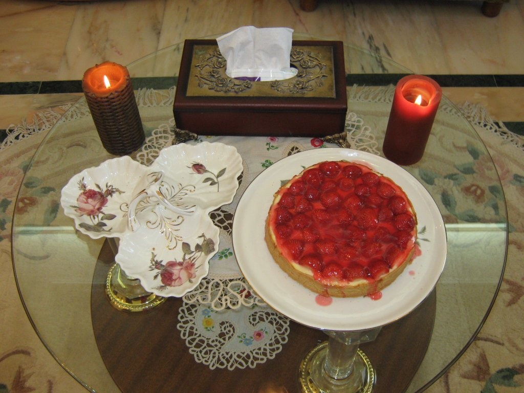 Tarta cu capsuni si crema de branza