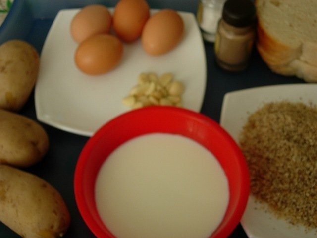 Chiftele cu nuca si usturoi