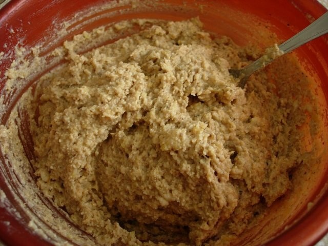 Chiftele cu nuca si usturoi