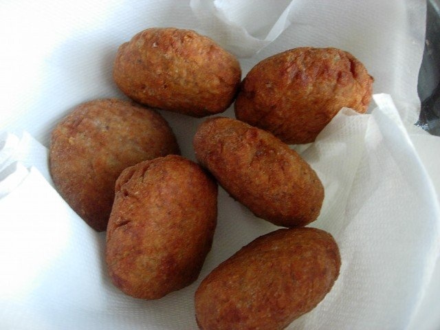 Chiftele cu nuca si usturoi