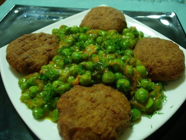 Chiftele cu nuca si usturoi