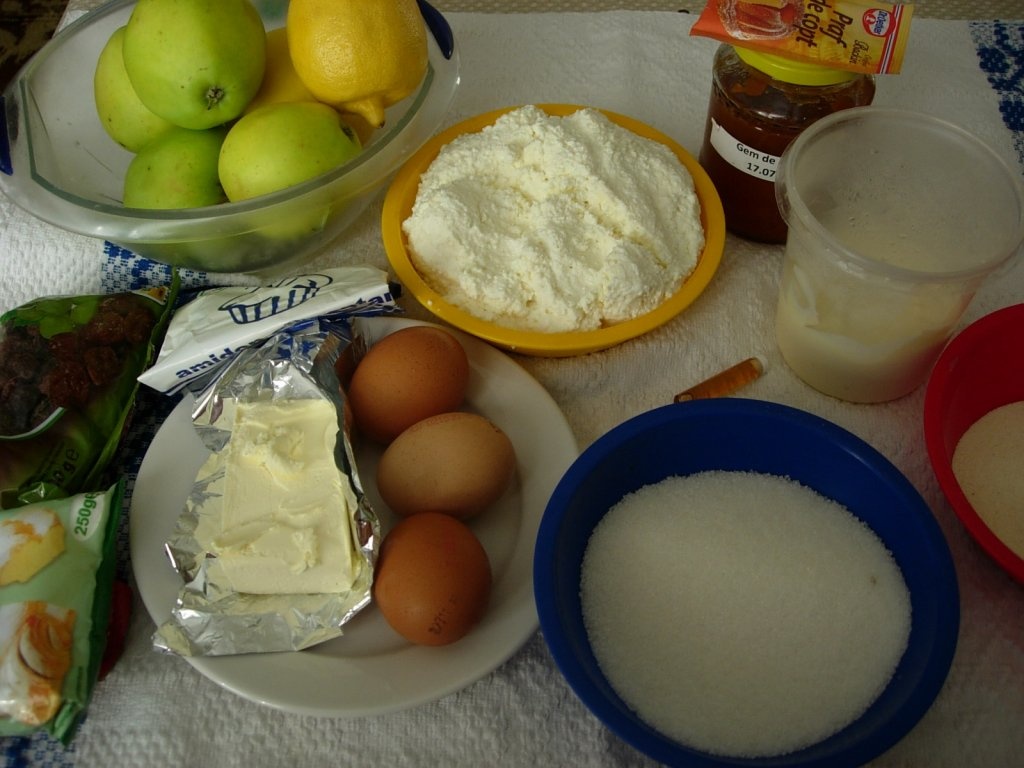 Tort de mere cu branza