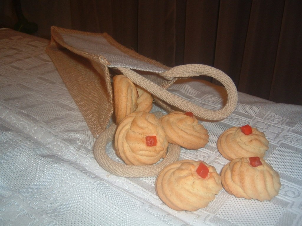 Fursecuri cu cirese glasate