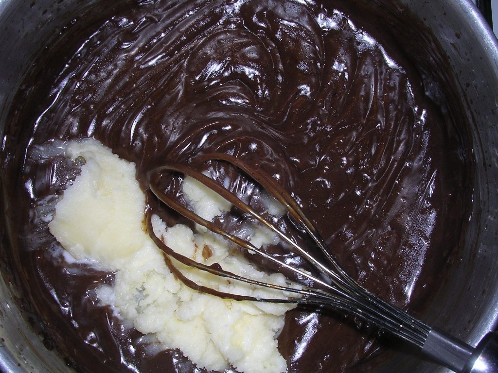 Tort cu crema de cafea