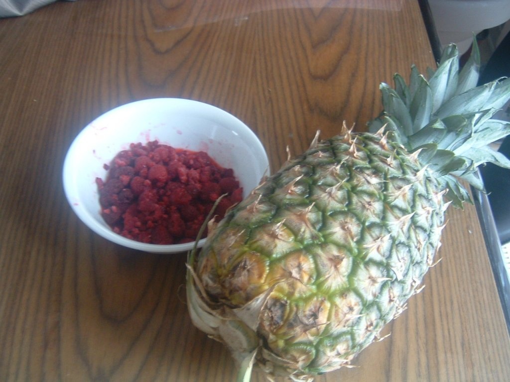 "Potion magique"(continuare).Suc de zmeura si ananas