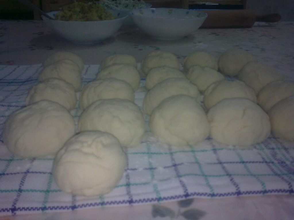 Placinte cu cartofi sau brinza "feta"