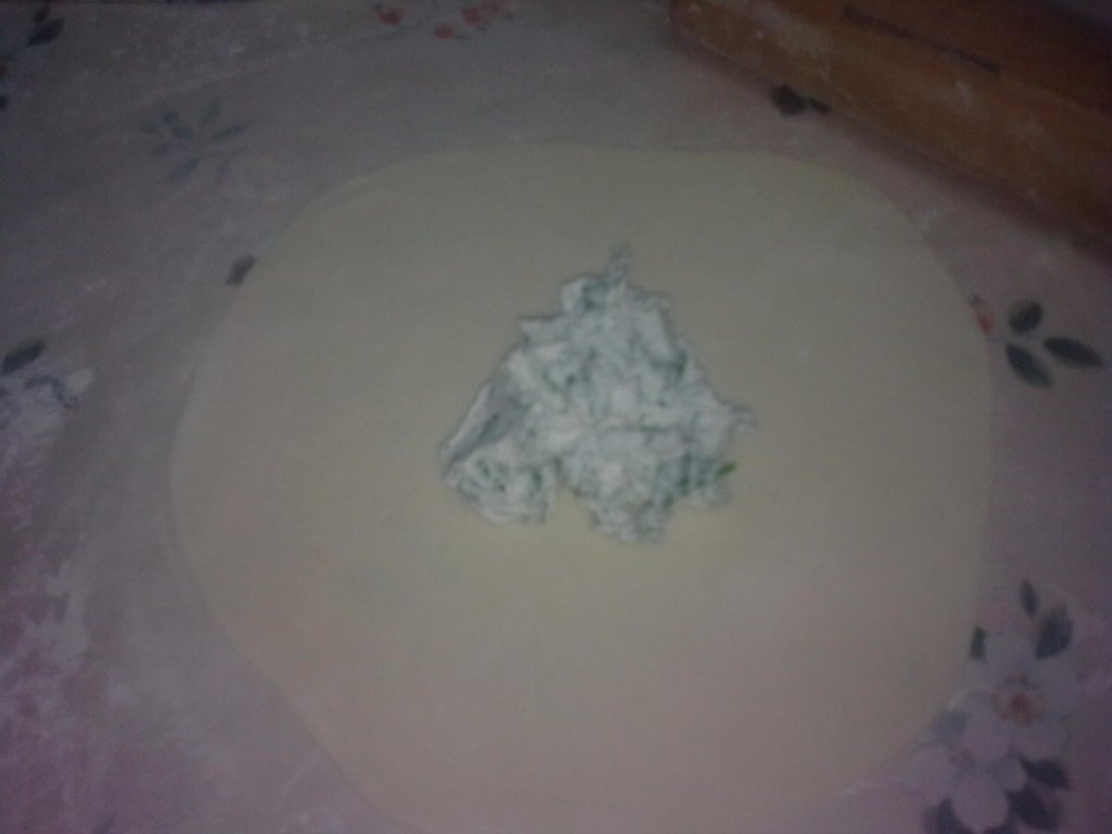 Placinte cu cartofi sau brinza "feta"