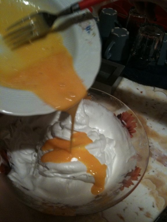 Prajitura cu visine si crema de ciocolata Ank