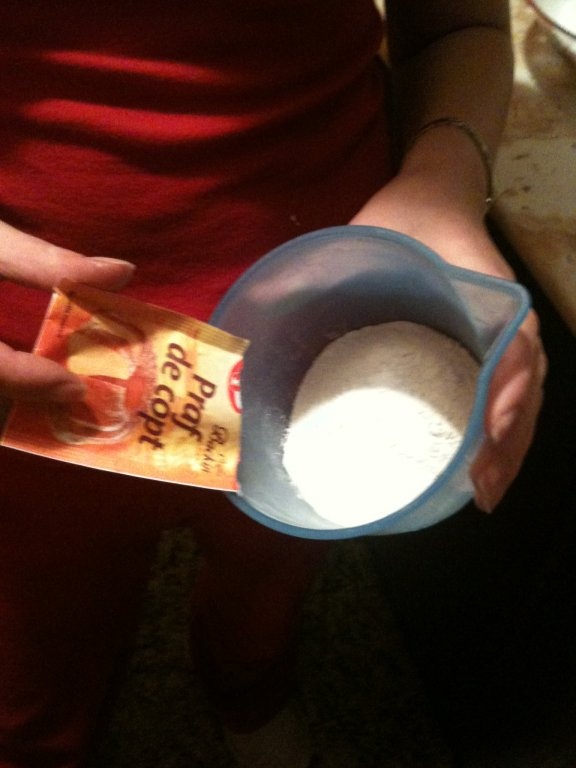 Prajitura cu visine si crema de ciocolata Ank