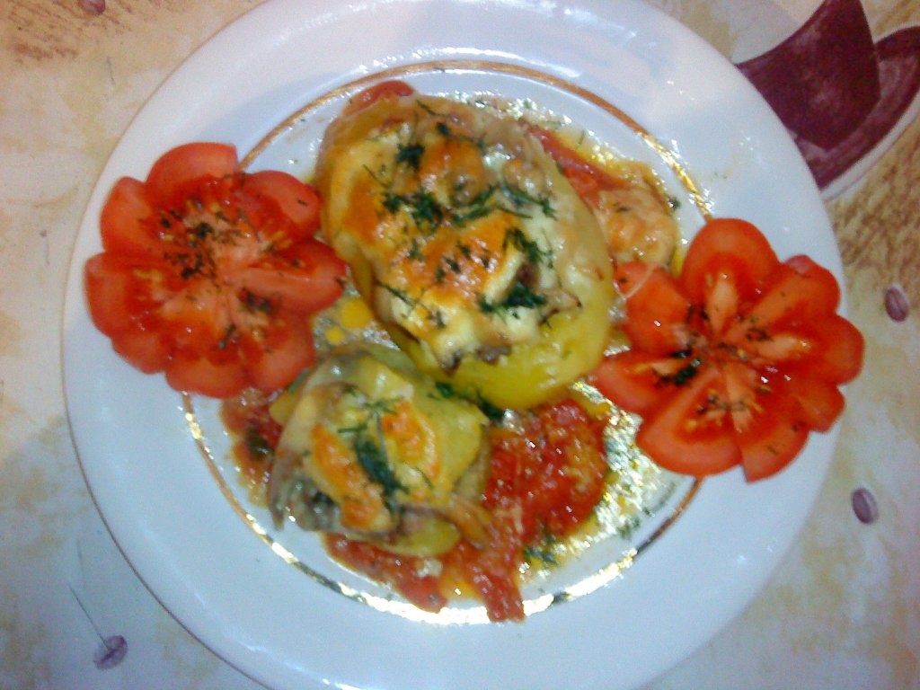 Cartofi umpluti la cuptor