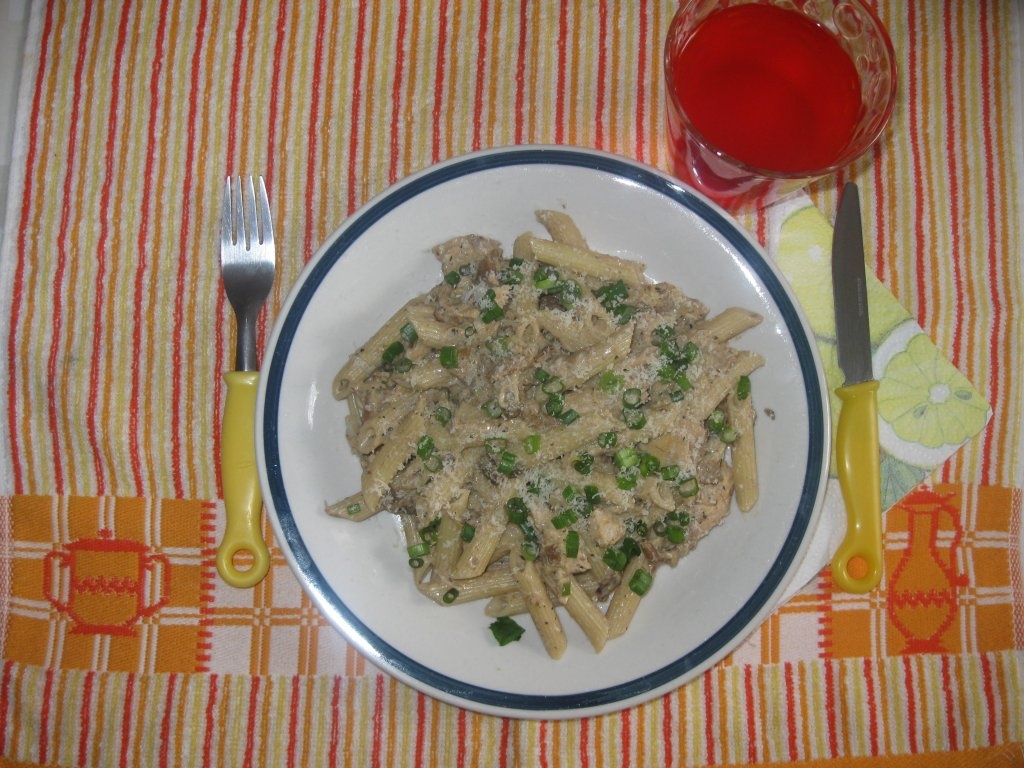 Penne cu piept de pui si ciuperci