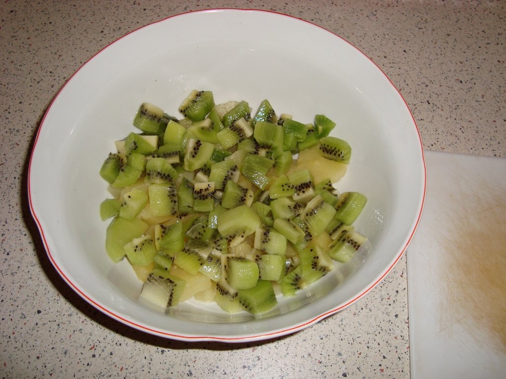 Salata de fructe cu frisca