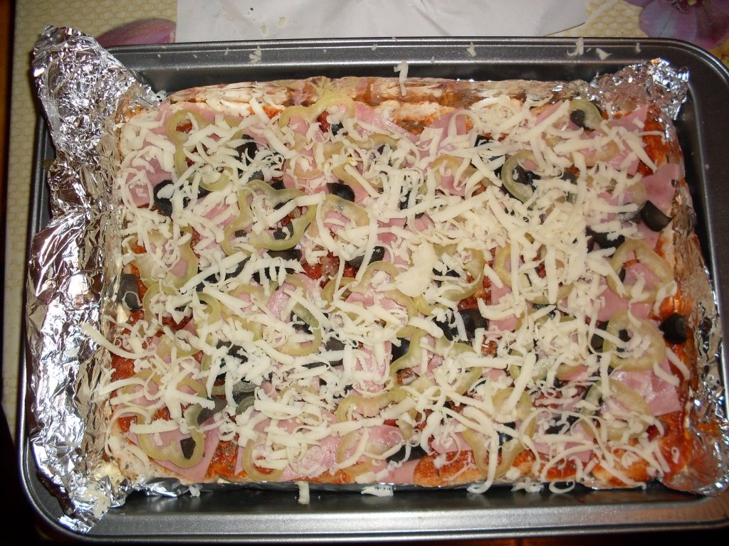 Pizza din paine feliata