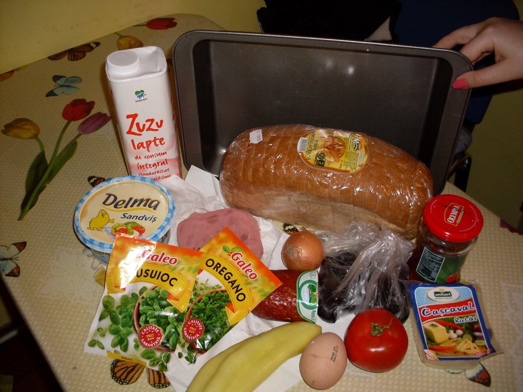 Pizza din paine feliata