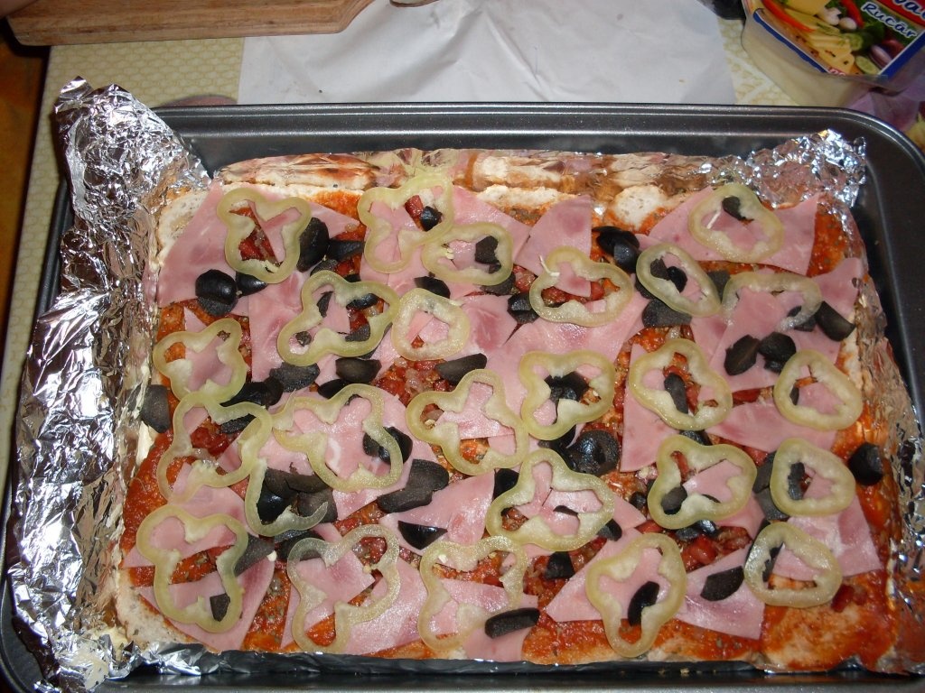 Pizza din paine feliata