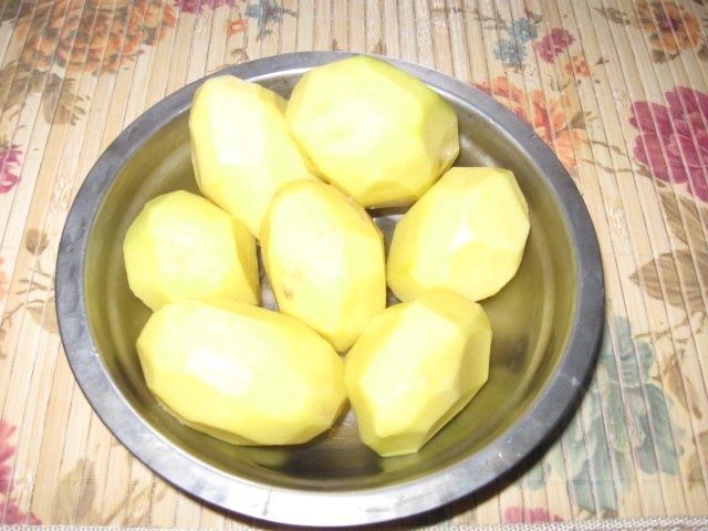 Ciorba de cartofi cu sfecla rosie si tarhon