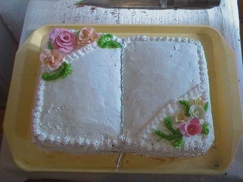 Idee pentru tort in forma de carte