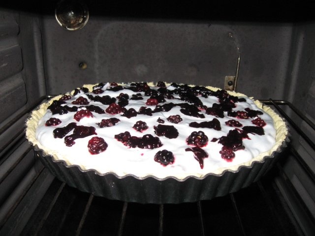 Specialitatea casei Tarta cu fructe de padure