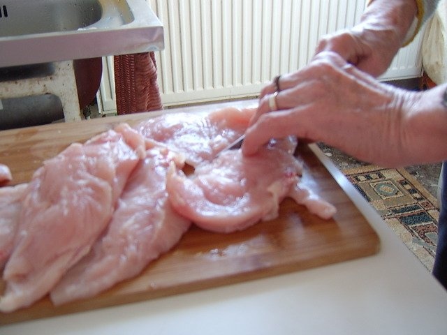 Snitel vienez cu piure de cartofi cu broccoli