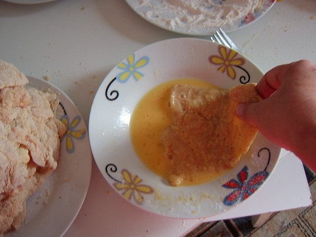 Snitel vienez cu piure de cartofi cu broccoli