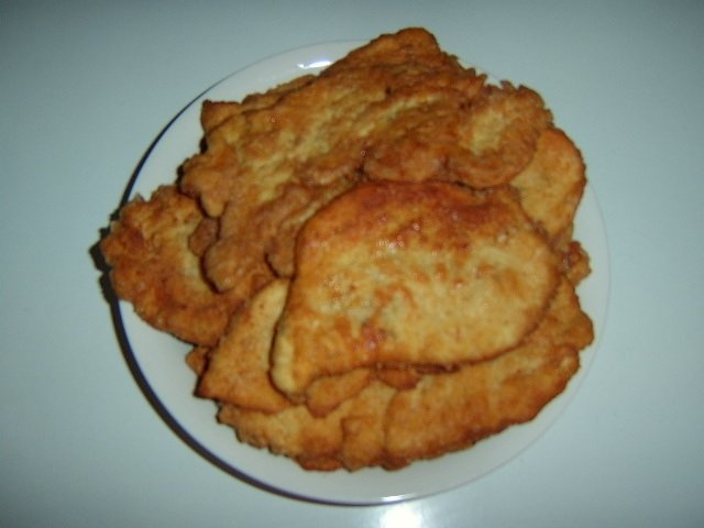 Snitel vienez cu piure de cartofi cu broccoli