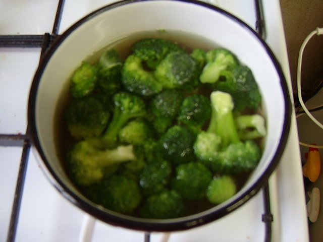 Snitel vienez cu piure de cartofi cu broccoli