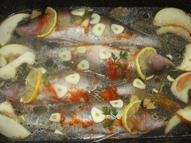 Salau cu fructe la cuptor