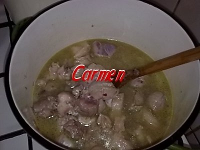 Gulas de porc cu mazare