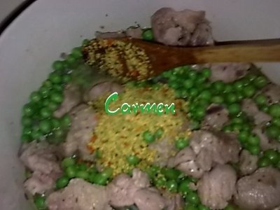 Gulas de porc cu mazare