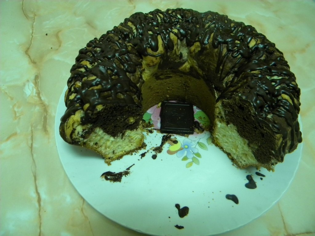 Guguluf cu cacao si ciocolata